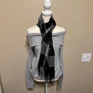 Forever 21 Gray Off-Shoulder Sweater